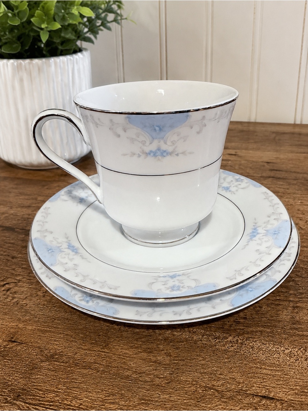 Vintage Fashion Royale Heirloom M-5915 Japan 3-Piece Tea Set Blue Floral